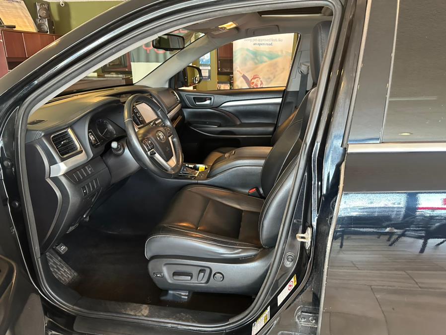 2015 Toyota Highlander AWD 4dr V6 XLE (Natl), available for sale in West Hartford, Connecticut | AutoMax. West Hartford, Connecticut 2015 Toyota Highlander AWD 4dr V6 XLE (Natl), available for sale in West Hartford, Connecticut | AutoMax. West Hartford, Connecticut
