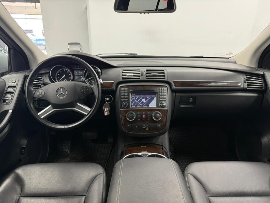 2011 Mercedes-Benz R-Class 4MATIC 4dr R350, available for sale in Elizabeth, New Jersey | M Auto Group. Elizabeth, New Jersey 2011 Mercedes-Benz R-Class 4MATIC 4dr R350, available for sale in Elizabeth, New Jersey | M Auto Group. Elizabeth, New Jersey