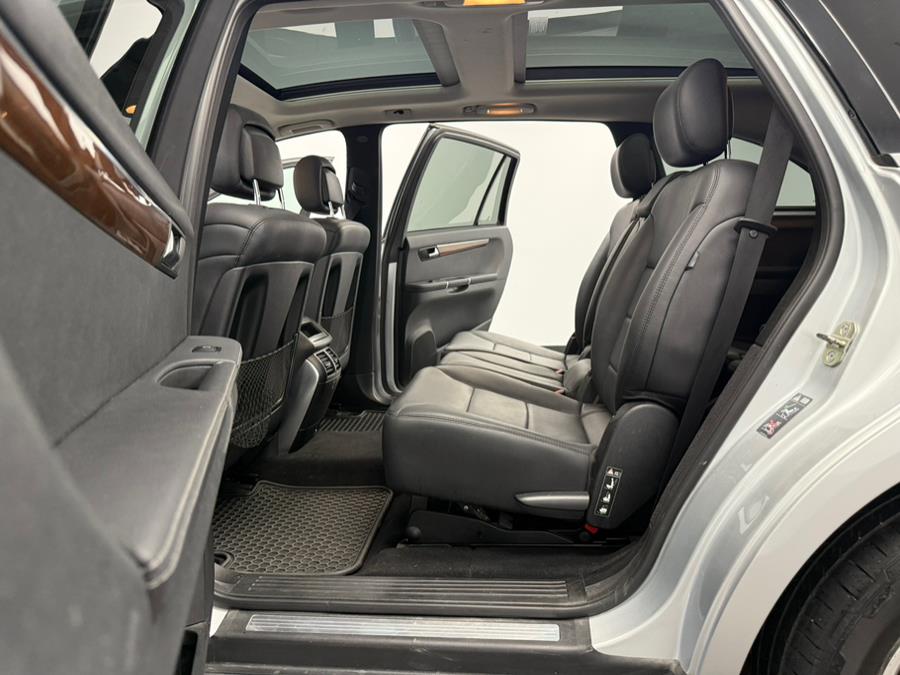 2011 Mercedes-Benz R-Class 4MATIC 4dr R350, available for sale in Elizabeth, New Jersey | M Auto Group. Elizabeth, New Jersey 2011 Mercedes-Benz R-Class 4MATIC 4dr R350, available for sale in Elizabeth, New Jersey | M Auto Group. Elizabeth, New Jersey