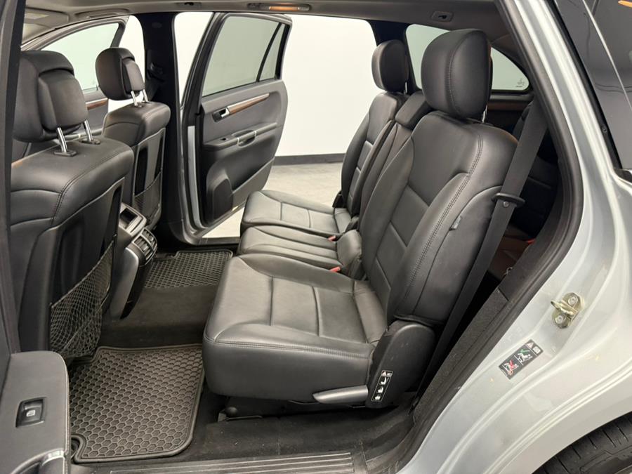 2011 Mercedes-Benz R-Class 4MATIC 4dr R350, available for sale in Elizabeth, New Jersey | M Auto Group. Elizabeth, New Jersey 2011 Mercedes-Benz R-Class 4MATIC 4dr R350, available for sale in Elizabeth, New Jersey | M Auto Group. Elizabeth, New Jersey