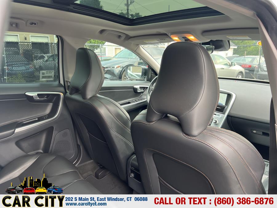2017 Volvo XC60 T5 AWD Dynamic, available for sale in East Windsor, Connecticut | Car City LLC. East Windsor, Connecticut 2017 Volvo XC60 T5 AWD Dynamic, available for sale in East Windsor, Connecticut | Car City LLC. East Windsor, Connecticut