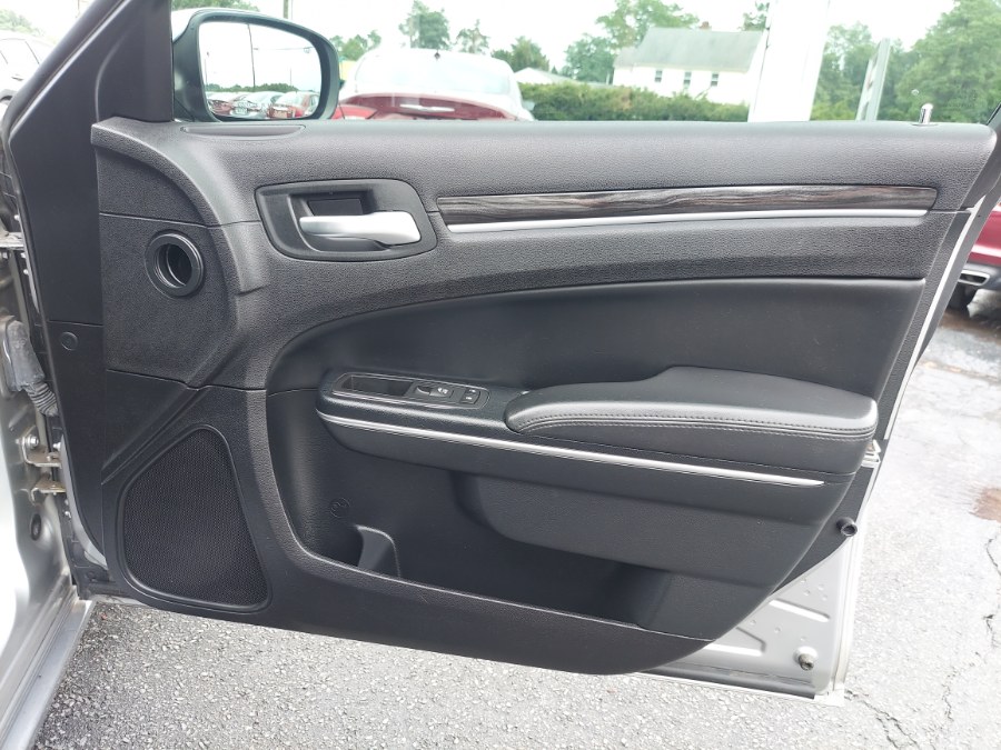 2016 Chrysler 300 4dr Sdn Limited AWD, available for sale in East Windsor, Connecticut | United Auto Sales of E Windsor, Inc. East Windsor, Connecticut 2016 Chrysler 300 4dr Sdn Limited AWD, available for sale in East Windsor, Connecticut | United Auto Sales of E Windsor, Inc. East Windsor, Connecticut