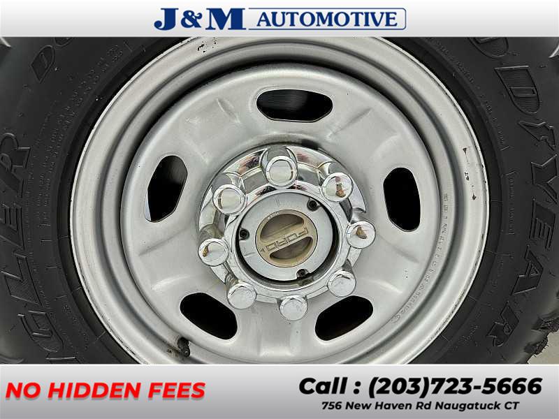 2017 Ford Super Duty F-250 Srw XL, available for sale in Naugatuck, Connecticut | J&M Automotive Sls&Svc LLC. Naugatuck, Connecticut 2017 Ford Super Duty F-250 Srw XL, available for sale in Naugatuck, Connecticut | J&M Automotive Sls&Svc LLC. Naugatuck, Connecticut