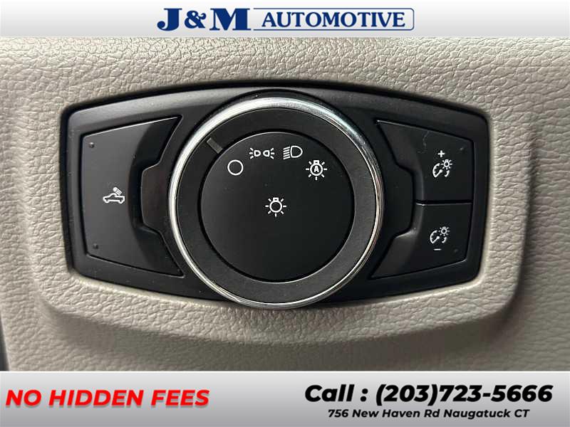 2017 Ford Super Duty F-250 Srw XL, available for sale in Naugatuck, Connecticut | J&M Automotive Sls&Svc LLC. Naugatuck, Connecticut 2017 Ford Super Duty F-250 Srw XL, available for sale in Naugatuck, Connecticut | J&M Automotive Sls&Svc LLC. Naugatuck, Connecticut