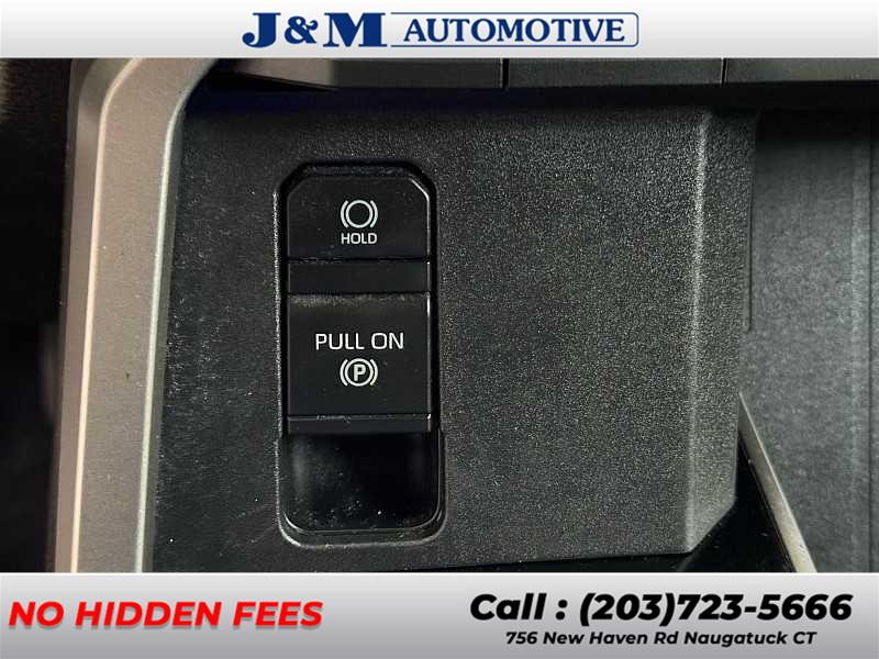 2022 Toyota Tundra SR5, available for sale in Naugatuck, Connecticut | J&M Automotive Sls&Svc LLC. Naugatuck, Connecticut 2022 Toyota Tundra SR5, available for sale in Naugatuck, Connecticut | J&M Automotive Sls&Svc LLC. Naugatuck, Connecticut