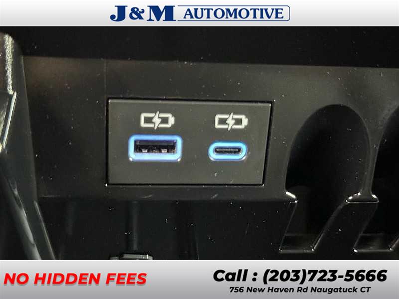 2022 Toyota Tundra SR5, available for sale in Naugatuck, Connecticut | J&M Automotive Sls&Svc LLC. Naugatuck, Connecticut 2022 Toyota Tundra SR5, available for sale in Naugatuck, Connecticut | J&M Automotive Sls&Svc LLC. Naugatuck, Connecticut