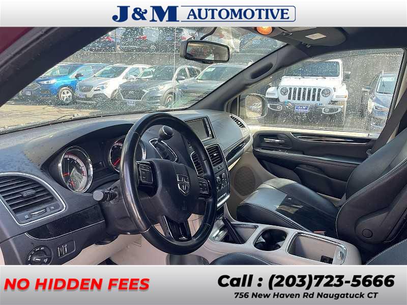 2018 Dodge Grand Caravan SXT, available for sale in Naugatuck, Connecticut | J&M Automotive Sls&Svc LLC. Naugatuck, Connecticut 2018 Dodge Grand Caravan SXT, available for sale in Naugatuck, Connecticut | J&M Automotive Sls&Svc LLC. Naugatuck, Connecticut