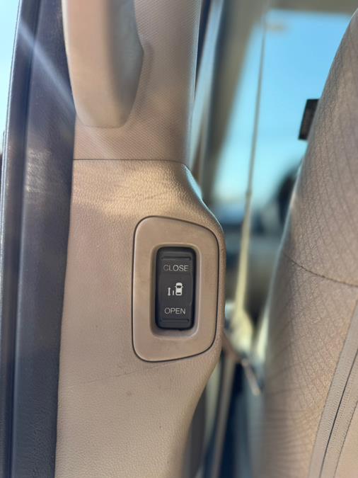 2016 Honda Odyssey 5dr SE, available for sale in Irvington, New Jersey | RT 603 Auto Mall. Irvington, New Jersey 2016 Honda Odyssey 5dr SE, available for sale in Irvington, New Jersey | RT 603 Auto Mall. Irvington, New Jersey
