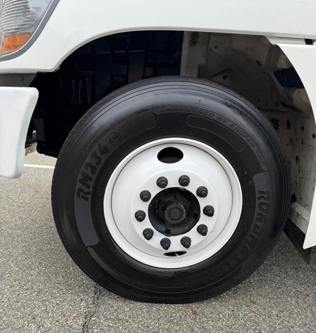 2019 Hino 268A 26 FT MICKEY BOX MAXON LIFTGATE NON CDL, available for sale in Paterson, New Jersey | Speedway Commercial Motors LLC. Paterson, New Jersey 2019 Hino 268A 26 FT MICKEY BOX MAXON LIFTGATE NON CDL, available for sale in Paterson, New Jersey | Speedway Commercial Motors LLC. Paterson, New Jersey