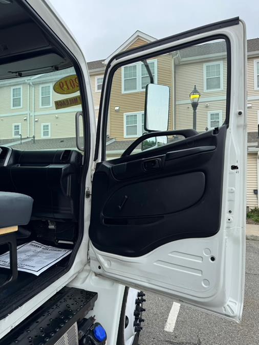 2019 Hino 268A 26 FT MICKEY BOX MAXON LIFTGATE NON CDL, available for sale in Paterson, New Jersey | Speedway Commercial Motors LLC. Paterson, New Jersey 2019 Hino 268A 26 FT MICKEY BOX MAXON LIFTGATE NON CDL, available for sale in Paterson, New Jersey | Speedway Commercial Motors LLC. Paterson, New Jersey
