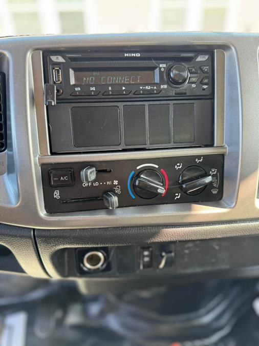 2020 Hino 268A 26FT SUMMIT BOX/MAXON LIFTGATE NON CDL, available for sale in Paterson, New Jersey | Speedway Motors LLC. Paterson, New Jersey 2020 Hino 268A 26FT SUMMIT BOX/MAXON LIFTGATE NON CDL, available for sale in Paterson, New Jersey | Speedway Motors LLC. Paterson, New Jersey