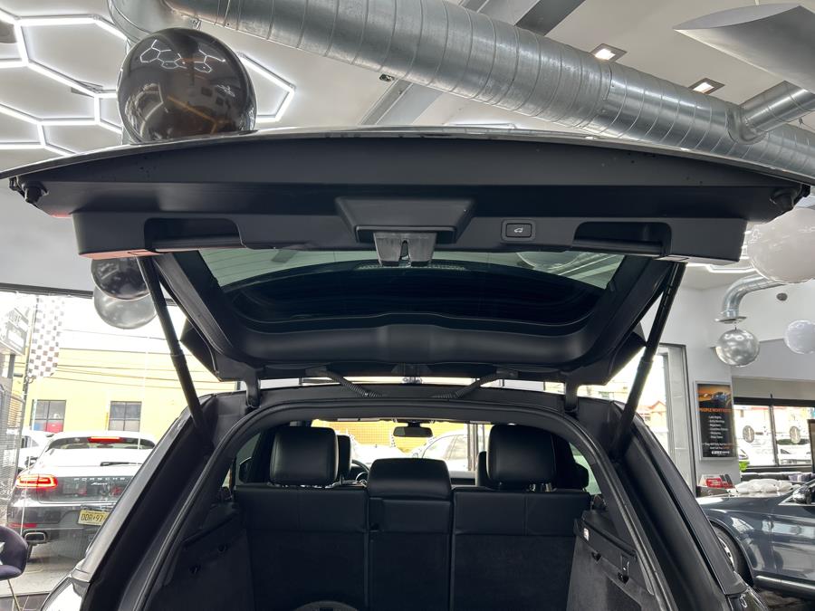 2016 Land Rover Range Rover Sport 4WD 4dr V6 HSE, available for sale in Jersey City, New Jersey | Luxe Auto Galleria. Jersey City, New Jersey 2016 Land Rover Range Rover Sport 4WD 4dr V6 HSE, available for sale in Jersey City, New Jersey | Luxe Auto Galleria. Jersey City, New Jersey