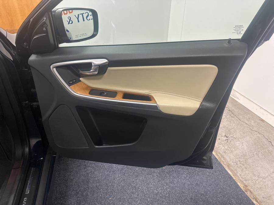 2017 Volvo XC60 T5 AWD Inscription, available for sale in Plainville, Connecticut | New England Auto Sales LLC. Plainville, Connecticut 2017 Volvo XC60 T5 AWD Inscription, available for sale in Plainville, Connecticut | New England Auto Sales LLC. Plainville, Connecticut