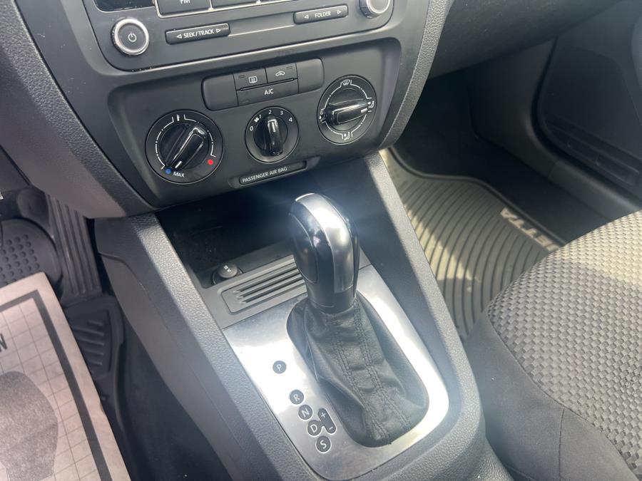 2014 Volkswagen Jetta Sedan 4dr Auto S, available for sale in Stamford, Connecticut | Harbor View Auto Sales LLC. Stamford, Connecticut 2014 Volkswagen Jetta Sedan 4dr Auto S, available for sale in Stamford, Connecticut | Harbor View Auto Sales LLC. Stamford, Connecticut