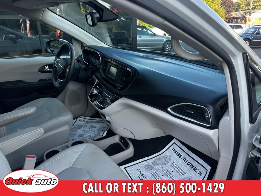2017 Chrysler Pacifica LX FWD, available for sale in Bristol, Connecticut | Quick Auto LLC. Bristol, Connecticut 2017 Chrysler Pacifica LX FWD, available for sale in Bristol, Connecticut | Quick Auto LLC. Bristol, Connecticut