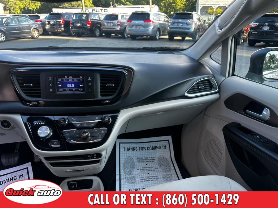 2017 Chrysler Pacifica LX FWD, available for sale in Bristol, Connecticut | Quick Auto LLC. Bristol, Connecticut 2017 Chrysler Pacifica LX FWD, available for sale in Bristol, Connecticut | Quick Auto LLC. Bristol, Connecticut
