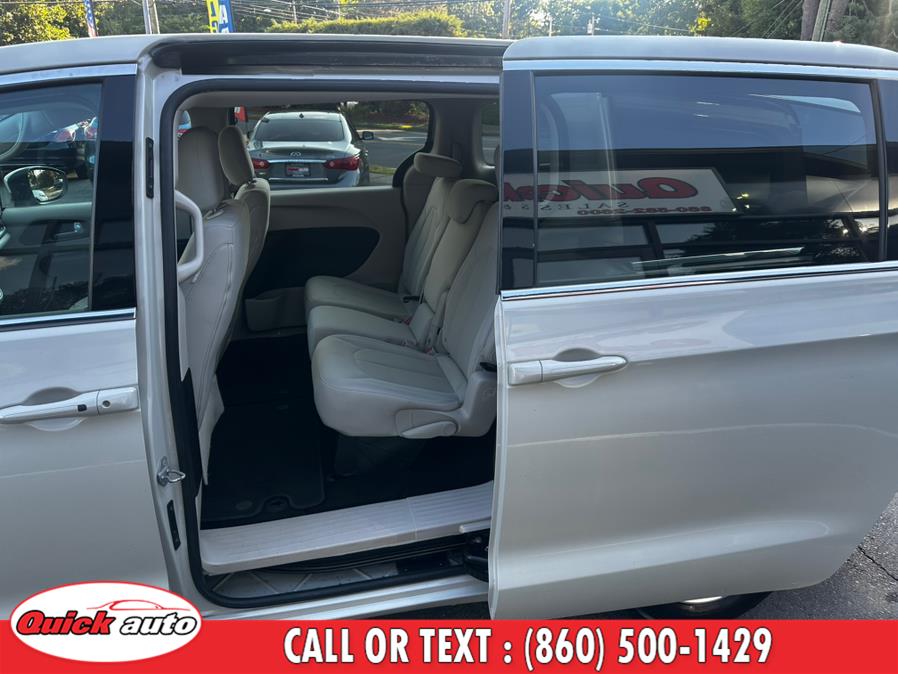 2017 Chrysler Pacifica LX FWD, available for sale in Bristol, Connecticut | Quick Auto LLC. Bristol, Connecticut 2017 Chrysler Pacifica LX FWD, available for sale in Bristol, Connecticut | Quick Auto LLC. Bristol, Connecticut