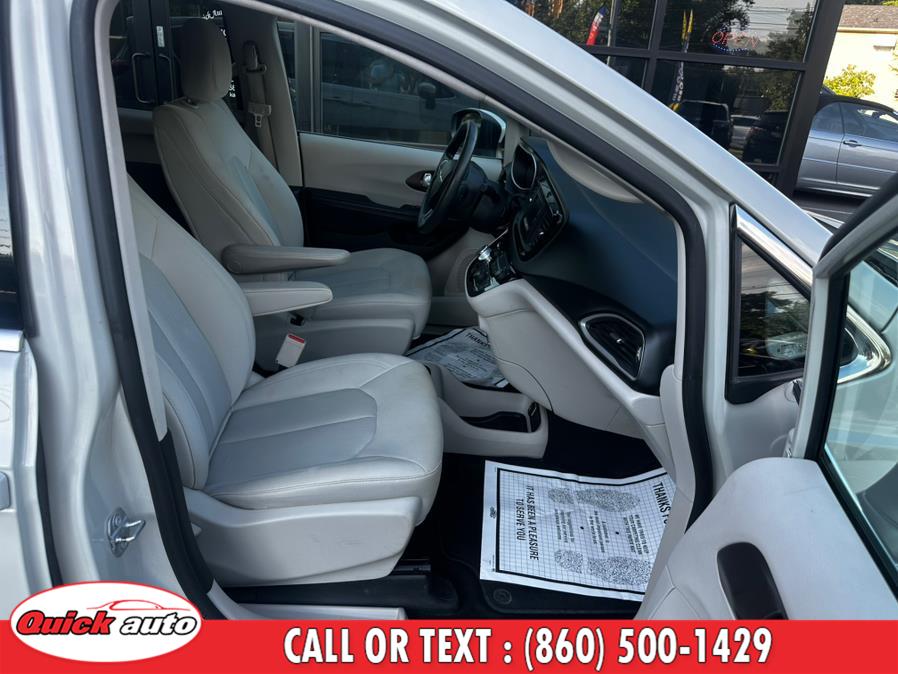 2017 Chrysler Pacifica LX FWD, available for sale in Bristol, Connecticut | Quick Auto LLC. Bristol, Connecticut 2017 Chrysler Pacifica LX FWD, available for sale in Bristol, Connecticut | Quick Auto LLC. Bristol, Connecticut