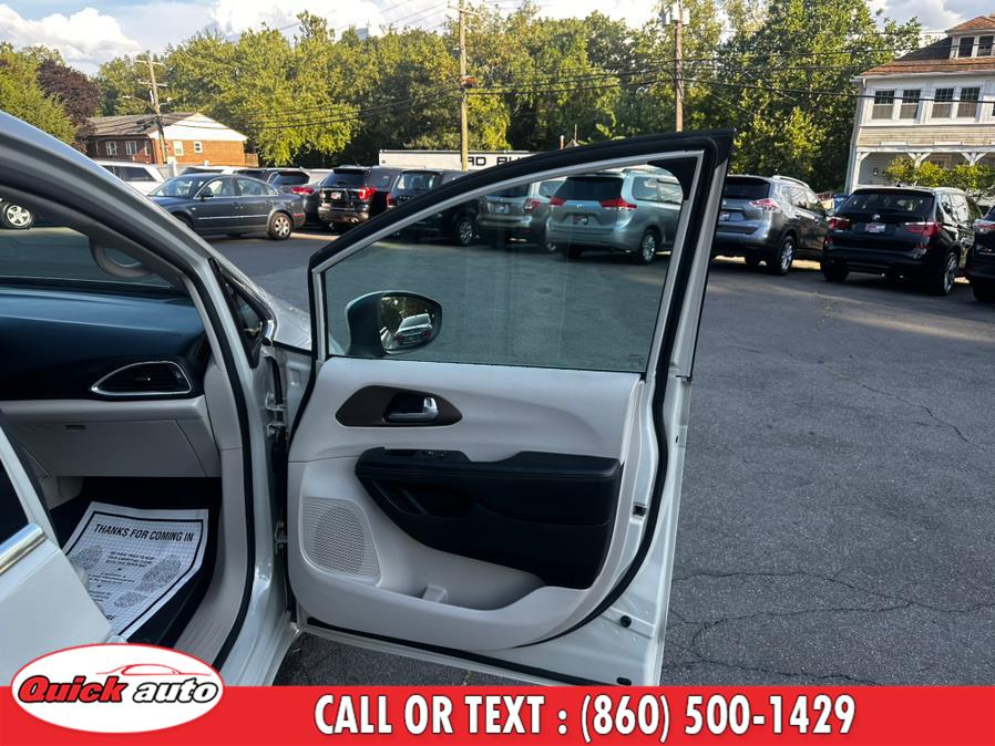 2017 Chrysler Pacifica LX FWD, available for sale in Bristol, Connecticut | Quick Auto LLC. Bristol, Connecticut 2017 Chrysler Pacifica LX FWD, available for sale in Bristol, Connecticut | Quick Auto LLC. Bristol, Connecticut