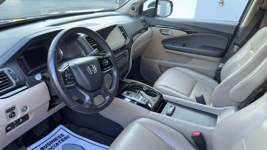 2020 Honda Pilot Touring 7-Passenger AWD, available for sale in Waterbury, Connecticut | West End Automotive Center. Waterbury, Connecticut 2020 Honda Pilot Touring 7-Passenger AWD, available for sale in Waterbury, Connecticut | West End Automotive Center. Waterbury, Connecticut