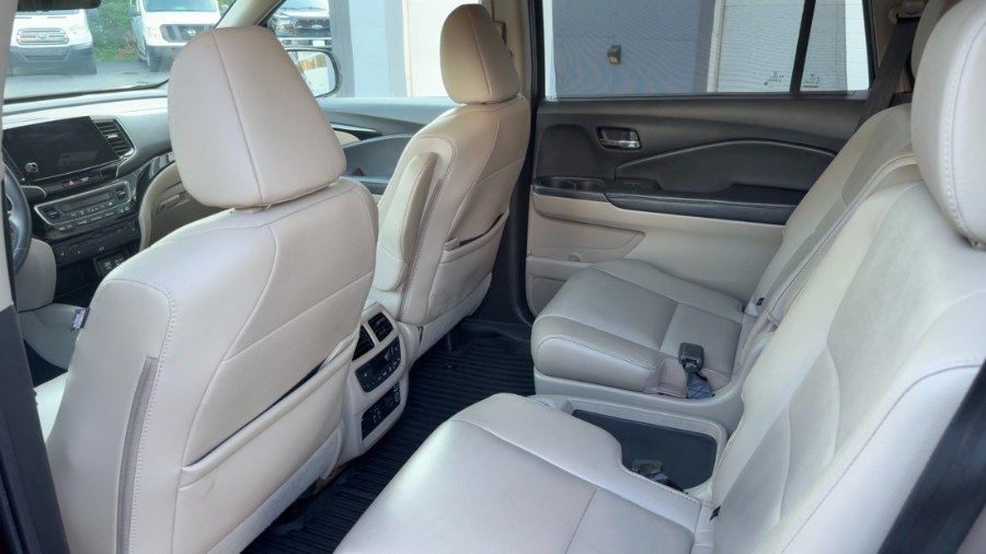 2020 Honda Pilot Touring 7-Passenger AWD, available for sale in Waterbury, Connecticut | West End Automotive Center. Waterbury, Connecticut 2020 Honda Pilot Touring 7-Passenger AWD, available for sale in Waterbury, Connecticut | West End Automotive Center. Waterbury, Connecticut