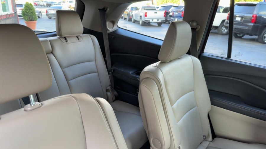 2020 Honda Pilot Touring 7-Passenger AWD, available for sale in Waterbury, Connecticut | West End Automotive Center. Waterbury, Connecticut 2020 Honda Pilot Touring 7-Passenger AWD, available for sale in Waterbury, Connecticut | West End Automotive Center. Waterbury, Connecticut