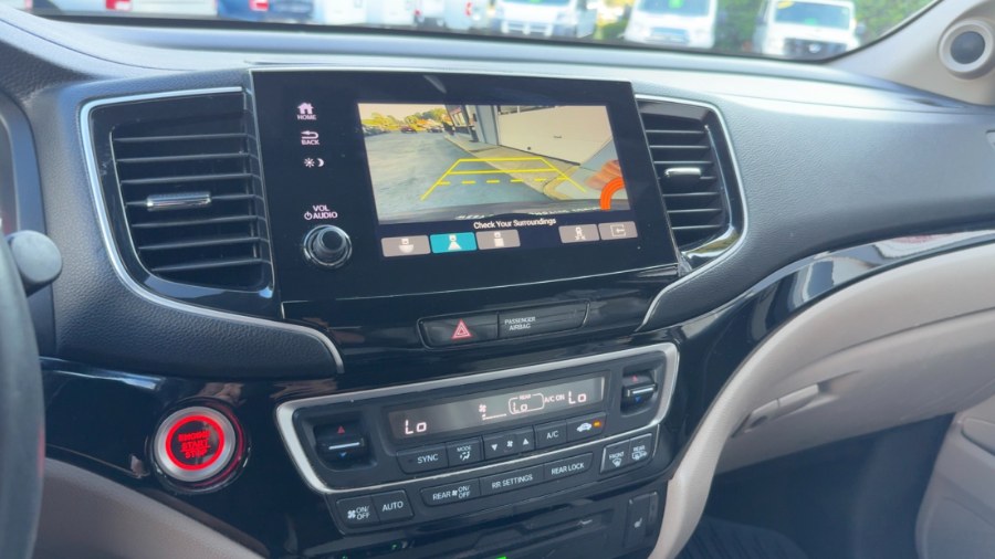 2020 Honda Pilot Touring 7-Passenger AWD, available for sale in Waterbury, Connecticut | West End Automotive Center. Waterbury, Connecticut 2020 Honda Pilot Touring 7-Passenger AWD, available for sale in Waterbury, Connecticut | West End Automotive Center. Waterbury, Connecticut