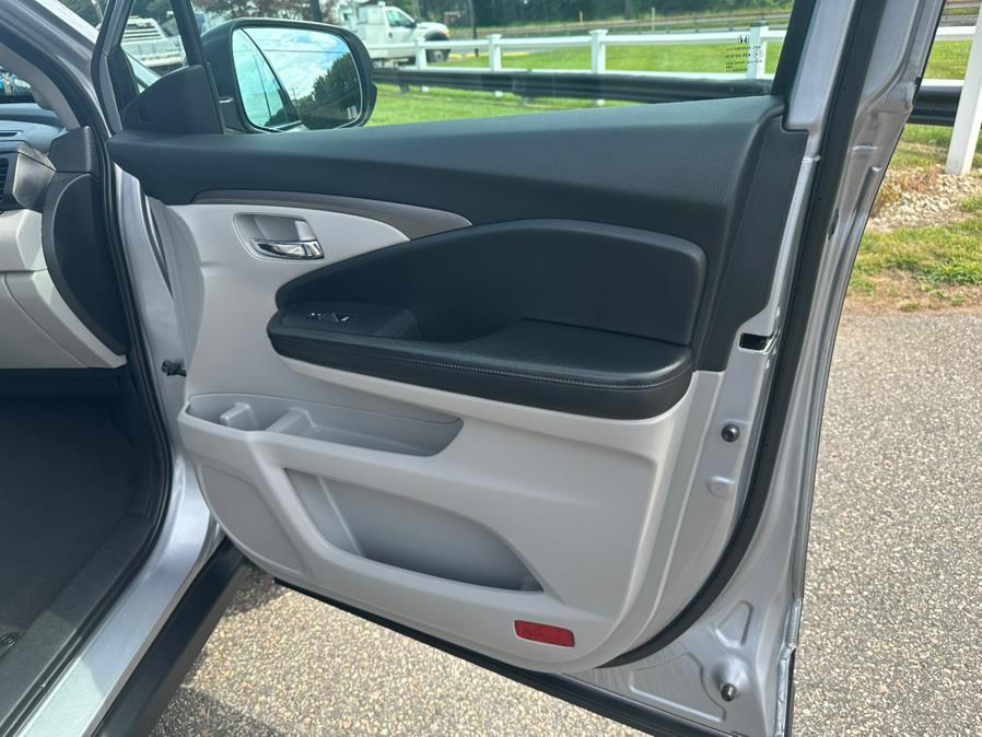 2021 Honda Pilot Special Edition AWD, available for sale in South Windsor, Connecticut | Mike And Tony Auto Sales, Inc. South Windsor, Connecticut 2021 Honda Pilot Special Edition AWD, available for sale in South Windsor, Connecticut | Mike And Tony Auto Sales, Inc. South Windsor, Connecticut