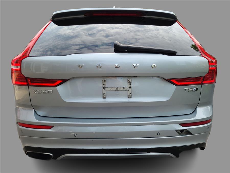 2018 Volvo XC60 T5 R-Design photo 15