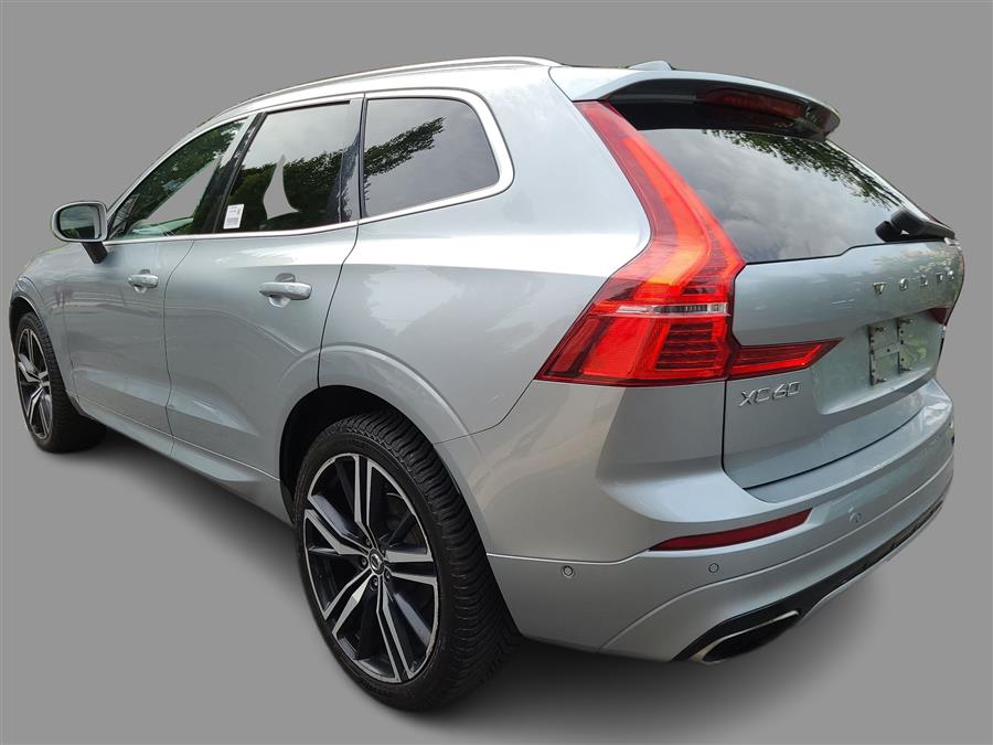 2018 Volvo XC60 T5 R-Design photo 17