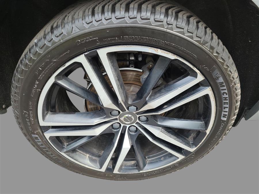 2018 Volvo XC60 T5 R-Design photo 19