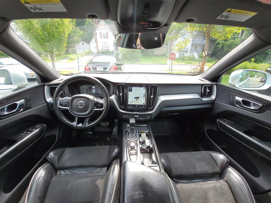 2018 Volvo XC60 T5 R-Design photo 30