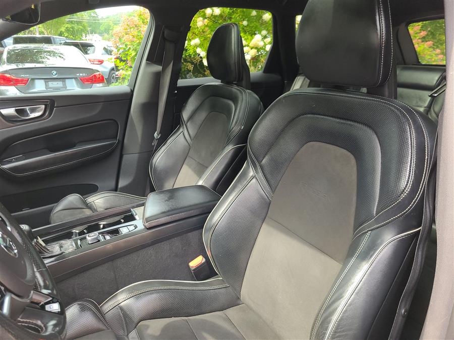 2018 Volvo XC60 T5 R-Design photo 38