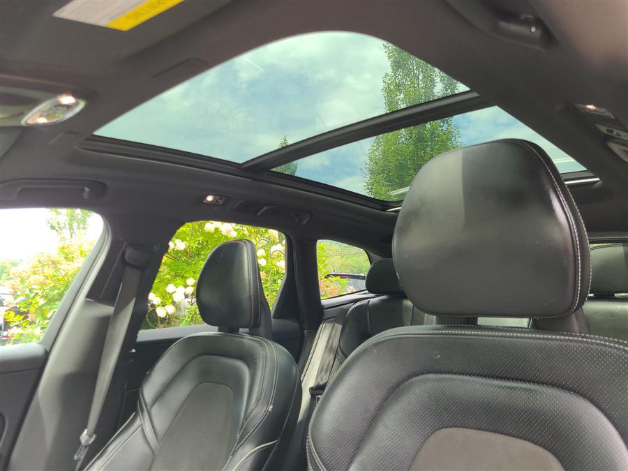 2018 Volvo XC60 T5 R-Design photo 45