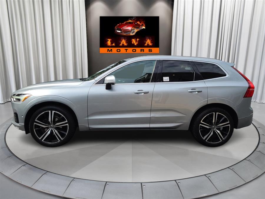 2018 Volvo XC60 T5 R-Design photo 3