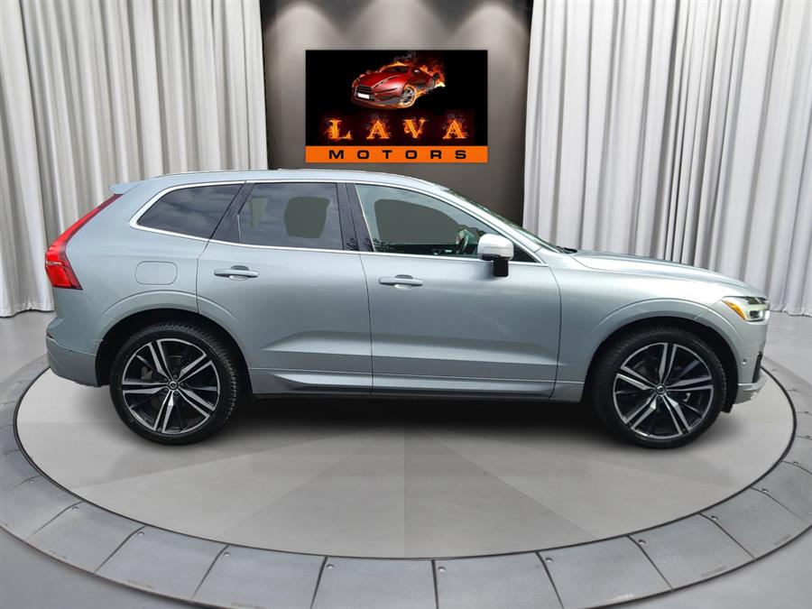 2018 Volvo XC60 T5 R-Design photo 7