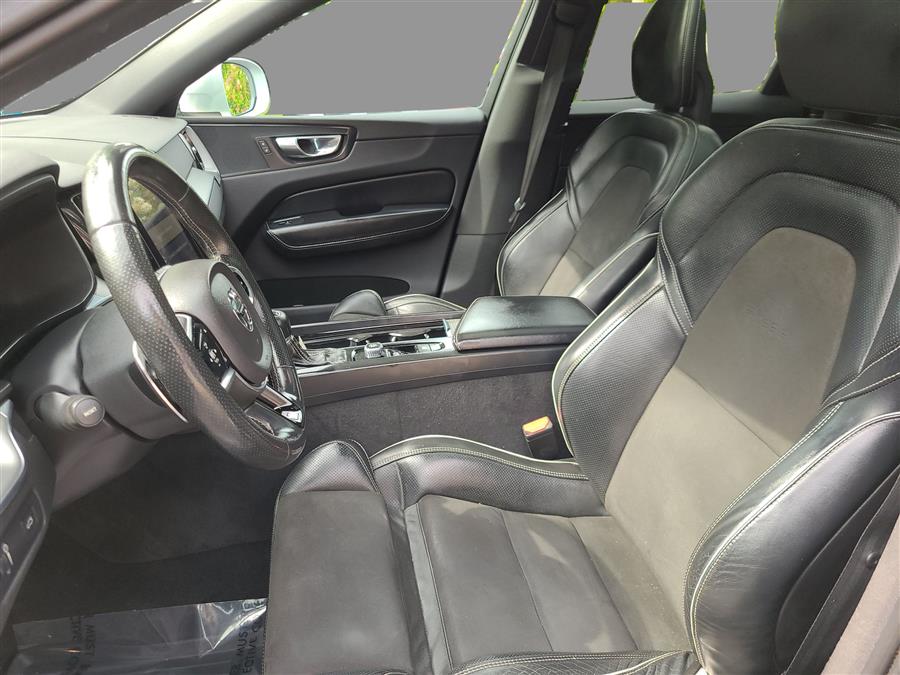 2018 Volvo XC60 T5 R-Design photo 8