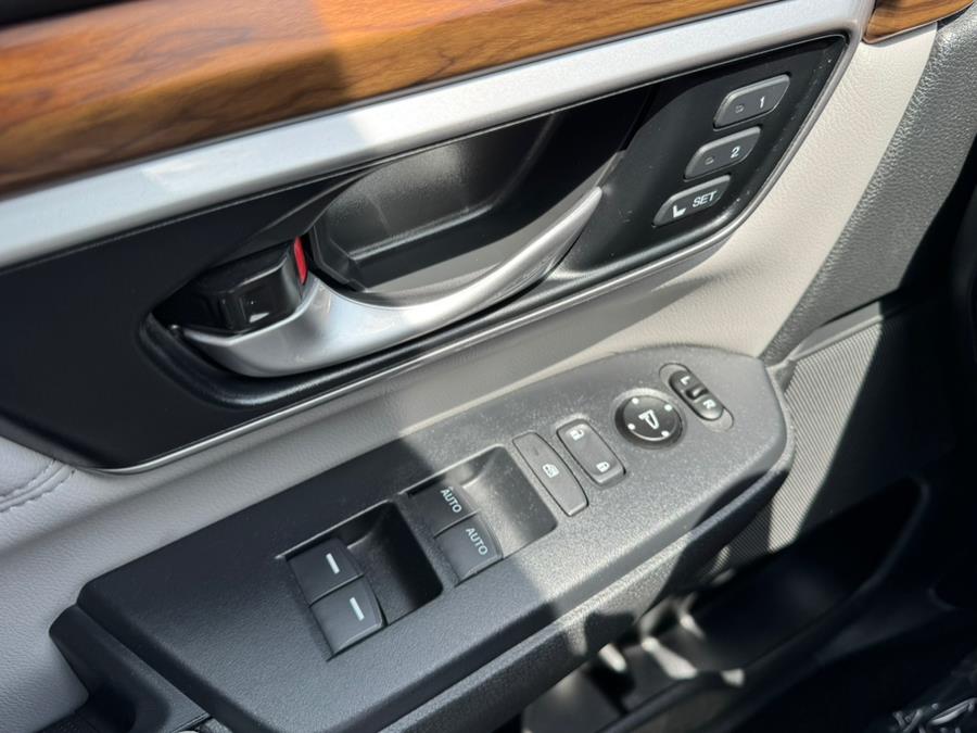 2019 Honda CR-V EX-L AWD, available for sale in Newark , New Jersey | Champion Used Auto Sales 2. Newark , New Jersey 2019 Honda CR-V EX-L AWD, available for sale in Newark , New Jersey | Champion Used Auto Sales 2. Newark , New Jersey