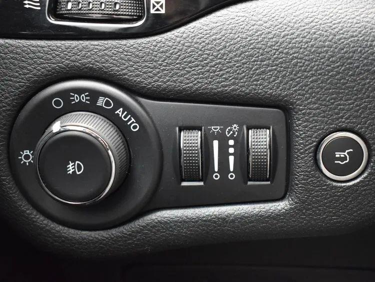 2023 Jeep Cherokee Altitude Lux Sport Utility 4D, available for sale in Irvington, New Jersey | NJ Used Cars Center. Irvington, New Jersey 2023 Jeep Cherokee Altitude Lux Sport Utility 4D, available for sale in Irvington, New Jersey | NJ Used Cars Center. Irvington, New Jersey