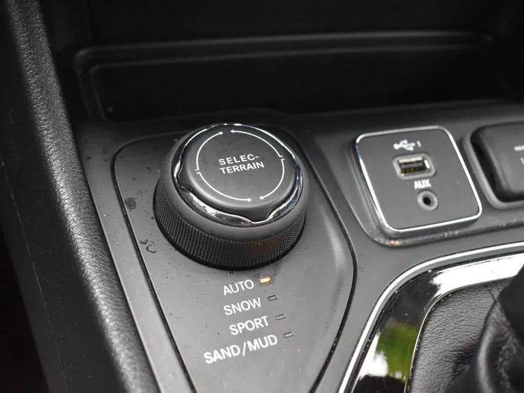 2023 Jeep Cherokee Altitude Lux Sport Utility 4D, available for sale in Irvington, New Jersey | NJ Used Cars Center. Irvington, New Jersey 2023 Jeep Cherokee Altitude Lux Sport Utility 4D, available for sale in Irvington, New Jersey | NJ Used Cars Center. Irvington, New Jersey