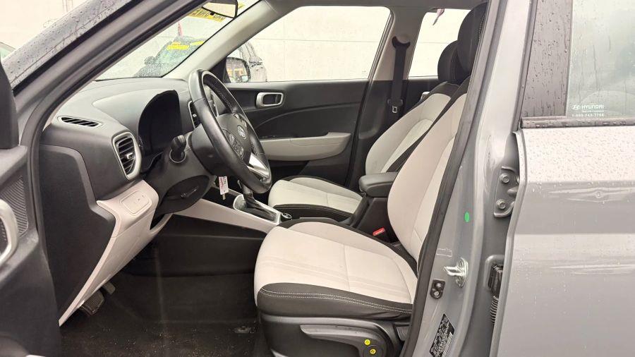2022 Hyundai Venue SEL Sport Utility 4D, available for sale in Linden, New Jersey | Route 27 Auto Mall. Linden, New Jersey 2022 Hyundai Venue SEL Sport Utility 4D, available for sale in Linden, New Jersey | Route 27 Auto Mall. Linden, New Jersey