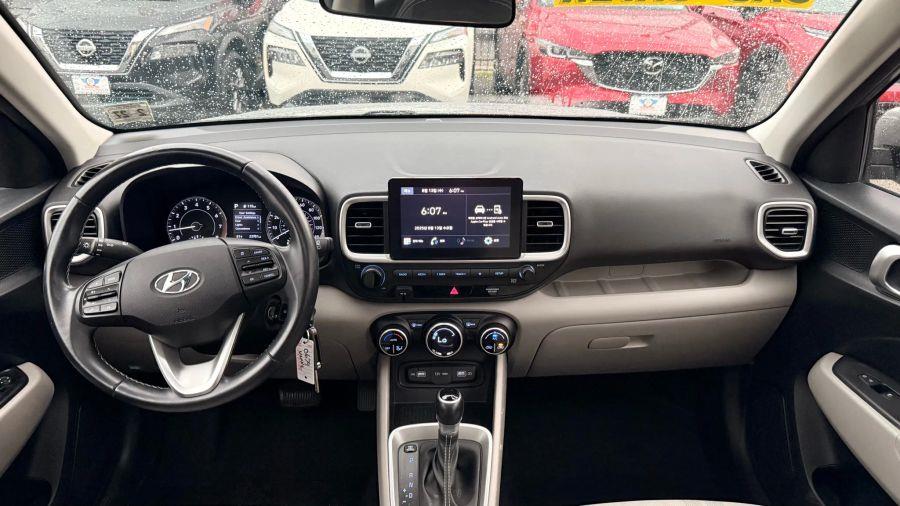 2022 Hyundai Venue SEL Sport Utility 4D, available for sale in Linden, New Jersey | Route 27 Auto Mall. Linden, New Jersey 2022 Hyundai Venue SEL Sport Utility 4D, available for sale in Linden, New Jersey | Route 27 Auto Mall. Linden, New Jersey