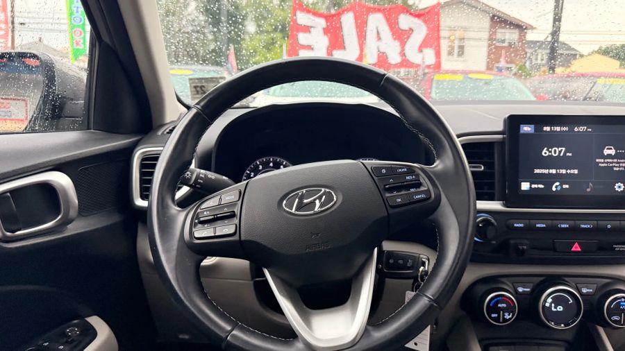 2022 Hyundai Venue SEL Sport Utility 4D, available for sale in Linden, New Jersey | Route 27 Auto Mall. Linden, New Jersey 2022 Hyundai Venue SEL Sport Utility 4D, available for sale in Linden, New Jersey | Route 27 Auto Mall. Linden, New Jersey