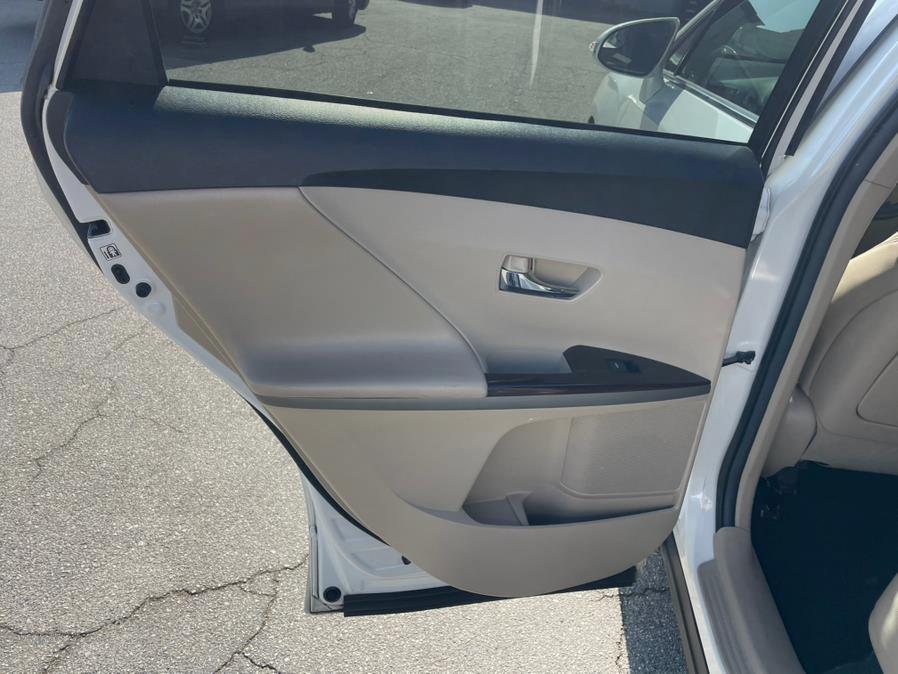 2015 Toyota Venza 4dr Wgn I4 FWD LE (Natl), available for sale in Hawaiian Gardens, California | Luxe Motors. Hawaiian Gardens, California 2015 Toyota Venza 4dr Wgn I4 FWD LE (Natl), available for sale in Hawaiian Gardens, California | Luxe Motors. Hawaiian Gardens, California