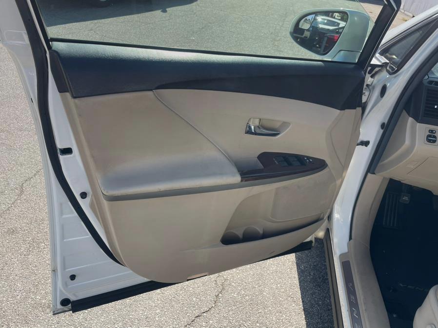 2015 Toyota Venza 4dr Wgn I4 FWD LE (Natl), available for sale in Hawaiian Gardens, California | Luxe Motors. Hawaiian Gardens, California 2015 Toyota Venza 4dr Wgn I4 FWD LE (Natl), available for sale in Hawaiian Gardens, California | Luxe Motors. Hawaiian Gardens, California