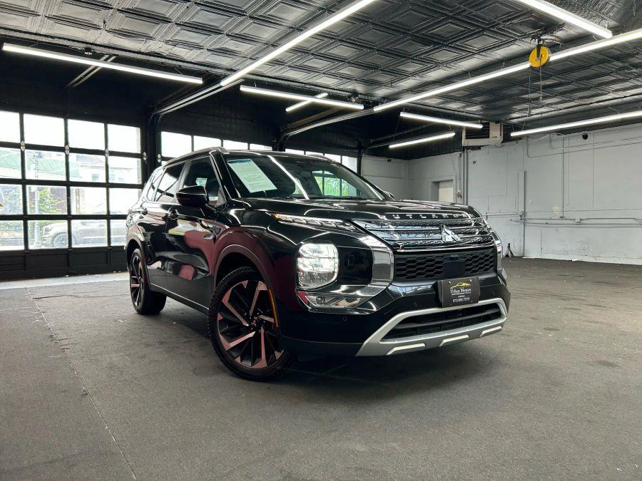 2023 Mitsubishi Outlander SE Sport Utility 4D, available for sale in Garfield, New Jersey | Urban Motors Collection. Garfield, New Jersey 2023 Mitsubishi Outlander SE Sport Utility 4D, available for sale in Garfield, New Jersey | Urban Motors Collection. Garfield, New Jersey