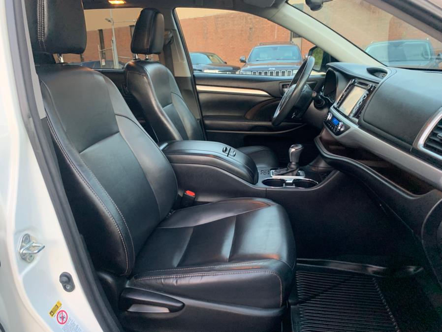 2016 Toyota Highlander AWD 4dr V6 XLE (Natl), available for sale in Manchester, Connecticut | Zee Auto Sports. Manchester, Connecticut 2016 Toyota Highlander AWD 4dr V6 XLE (Natl), available for sale in Manchester, Connecticut | Zee Auto Sports. Manchester, Connecticut