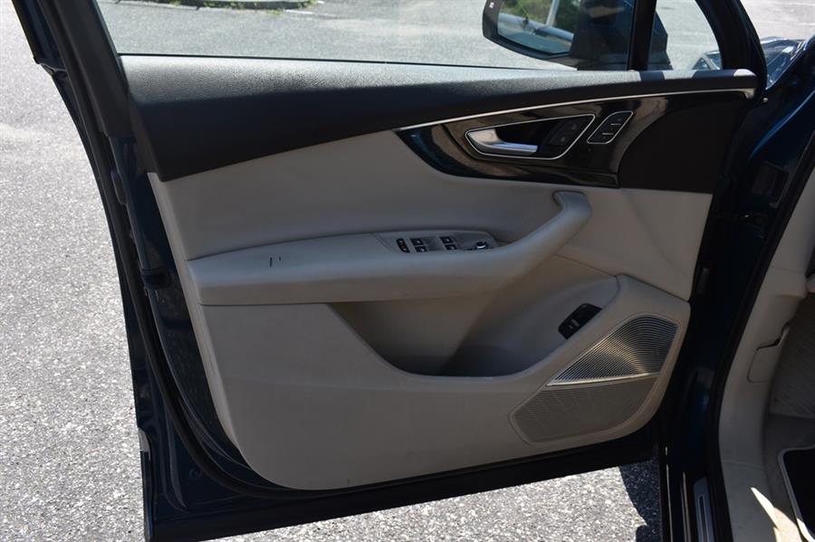 2019 Audi Q7 PRESTIGE, available for sale in Patchogue, New York | 112 Auto Plaza. Patchogue, New York 2019 Audi Q7 PRESTIGE, available for sale in Patchogue, New York | 112 Auto Plaza. Patchogue, New York