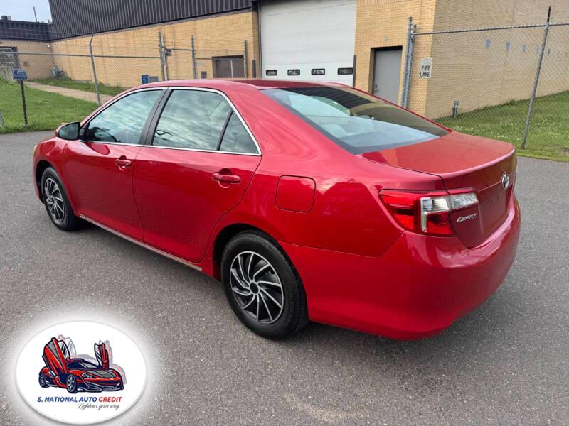 2013 Toyota Camry 4dr Sdn I4 Auto LE (Natl), available for sale in Meriden, Connecticut | Sandra Auto Broker LLC. Meriden, Connecticut 2013 Toyota Camry 4dr Sdn I4 Auto LE (Natl), available for sale in Meriden, Connecticut | Sandra Auto Broker LLC. Meriden, Connecticut