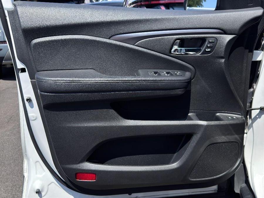 2022 Honda Pilot EX-L, available for sale in Woodside, New York | Drive Central. Woodside, New York 2022 Honda Pilot EX-L, available for sale in Woodside, New York | Drive Central. Woodside, New York